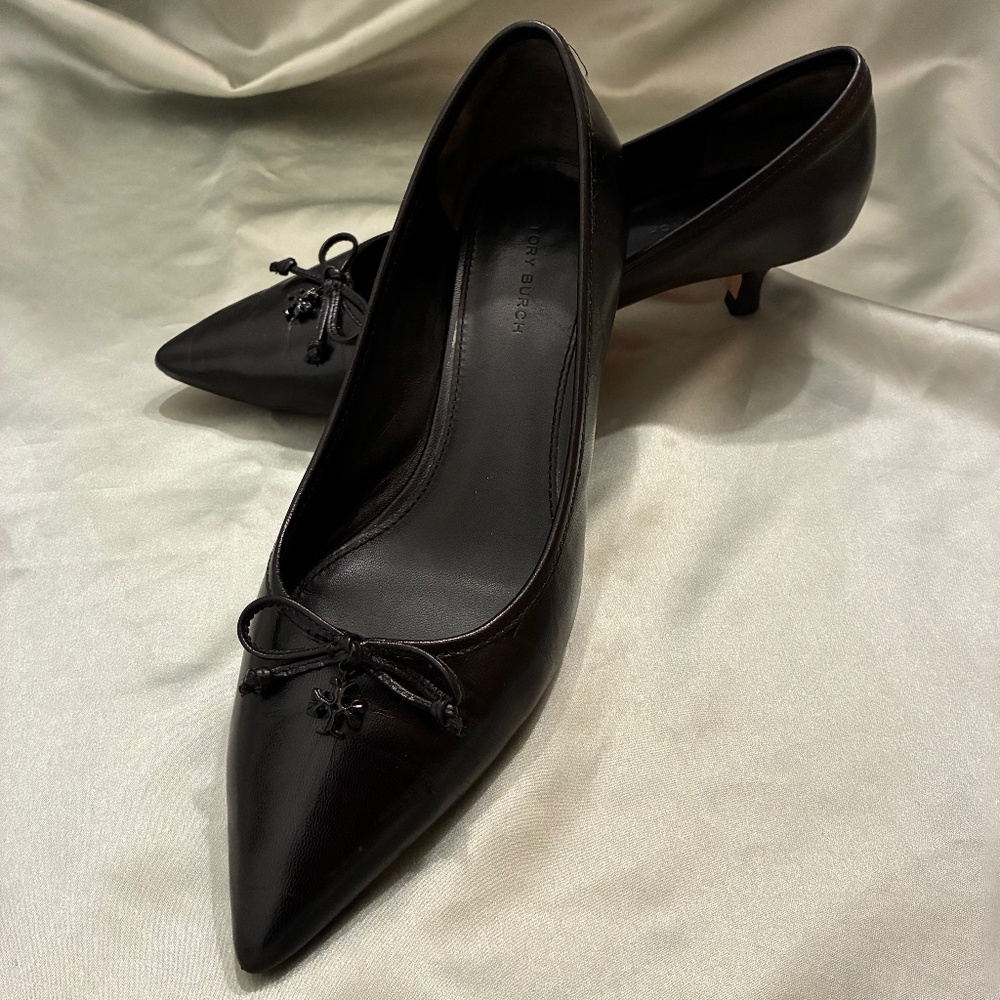 Tory Burch Black Leather Kitten Pumps with Bows 50mm Heels 8M VGUC Slight Scuff